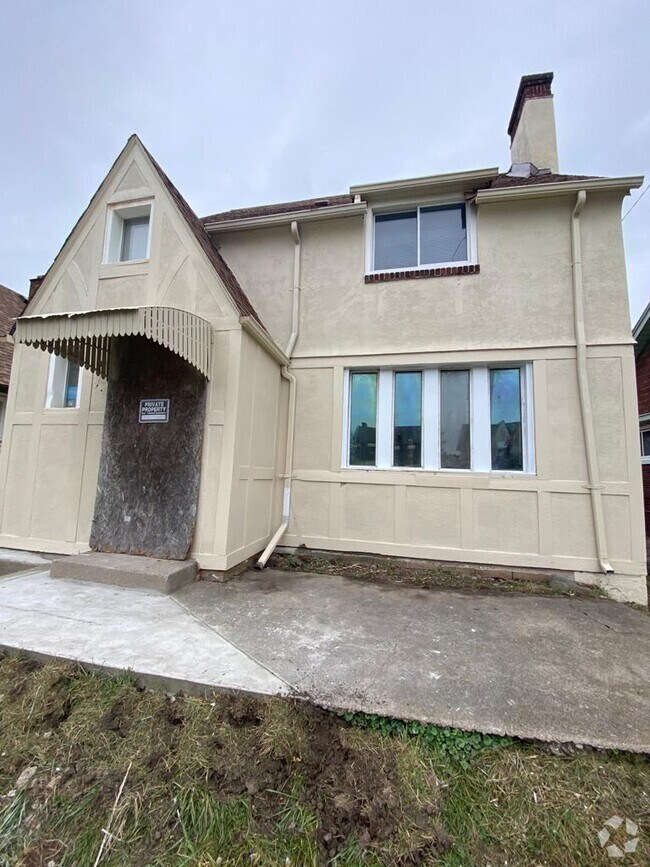 Park Manor Apartments for Rent with Hardwood Floors Detroit, MI 1