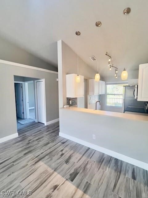 Building Photo - 1316 Mainsail Dr