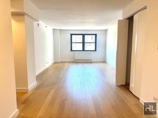 Building Photo - East 39th Street