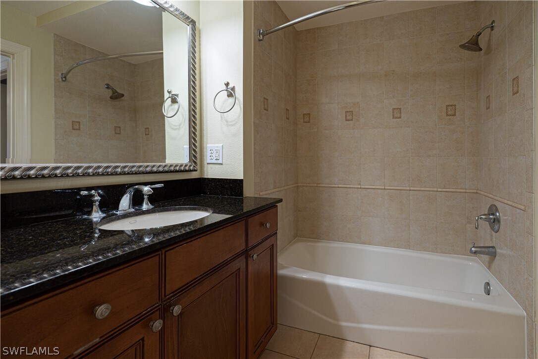 Primary Photo - 1362 Centre Ct Ridge Dr