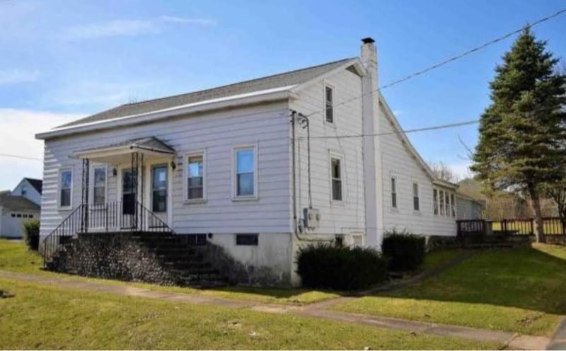 Primary Photo - 18 Cottage St