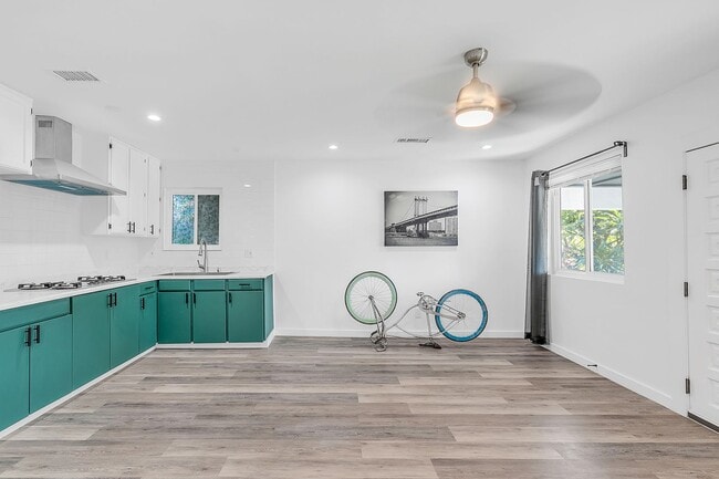 Photo - Beautiful newly remodeled modern 2 Bed + 2... House