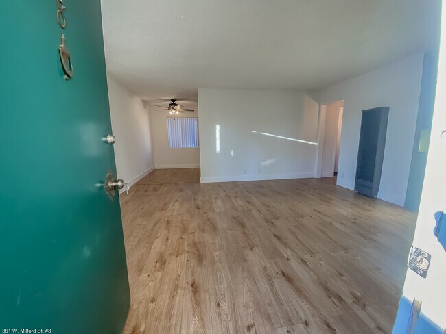 Foto del edificio - 361 Milford St