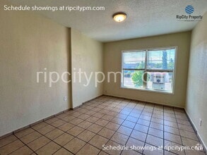 Building Photo - 821 N Lombard St