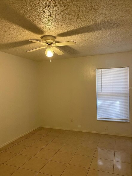 Building Photo - 857 Pebble Creek Cir