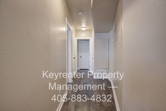 Foto del edificio - Bright & Stylish 2-Bedroom Close to the Plaza District
