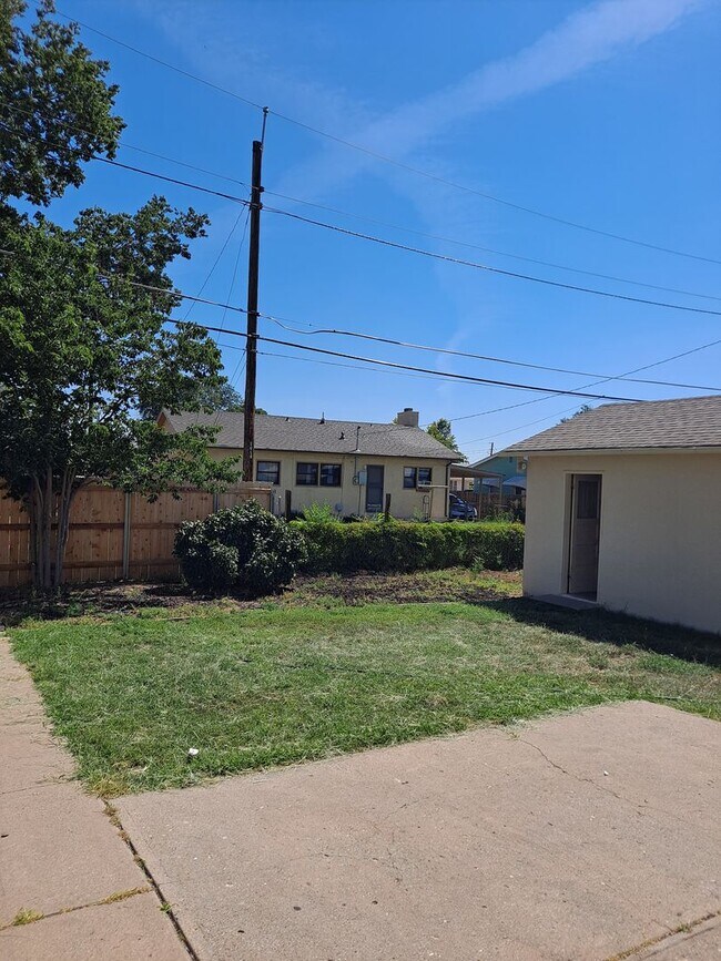 Building Photo - ALL PROSPECTIVE TENANTS MUST SUBMIT A $58 ...