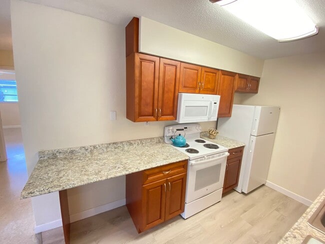 Foto del edificio - Enjoy Downtown living in this 2/1 Duplex!!