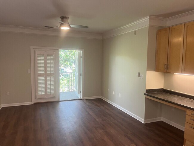 Foto del edificio - Available now. Beautiful, FULLY REMODELED 1 BR/1 BA Condo at the Regatta On James Island!