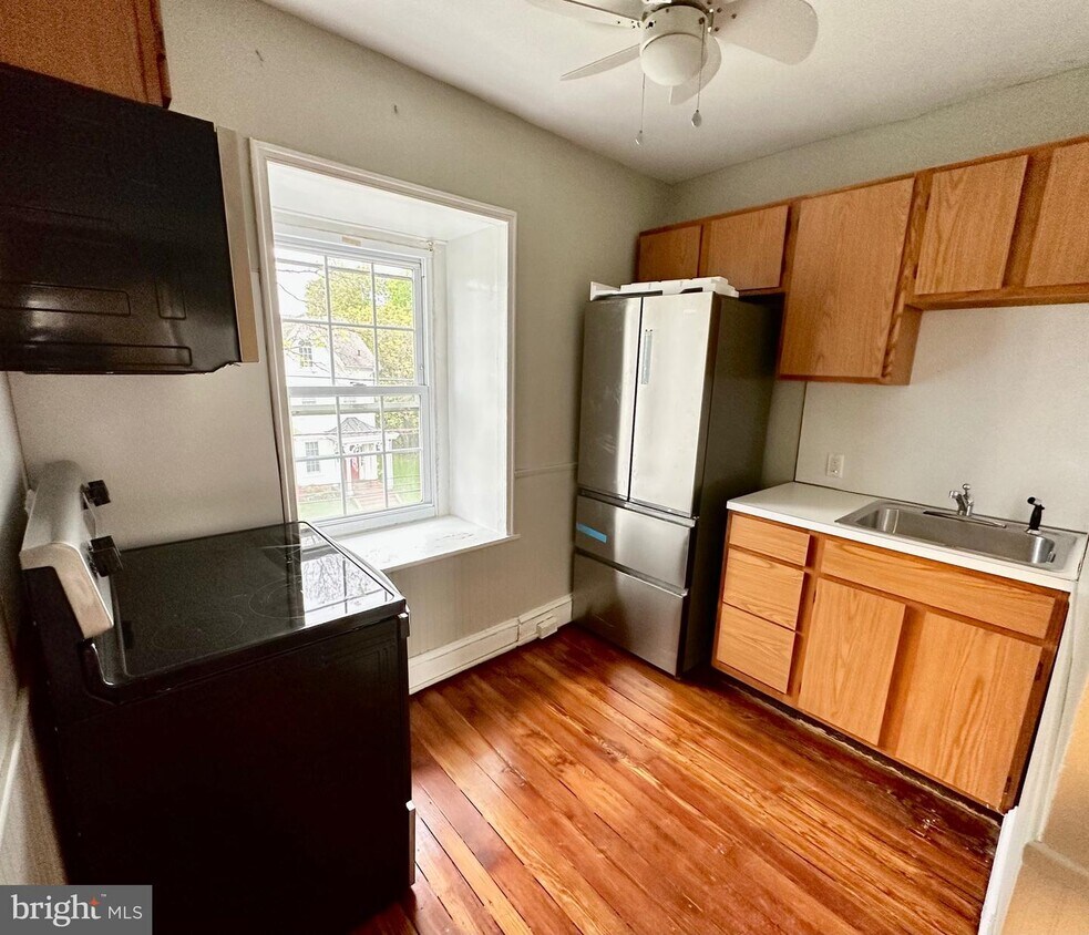 525 Leverington Ave Unit 3, Philadelphia, PA 19128 Room for Rent in