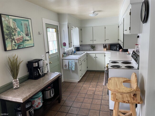 Building Photo - 3 br, 1 bath House - 110 Williams Ave