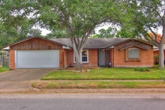 Building Photo - 1030 Monette Dr