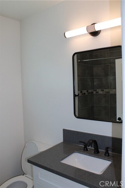 Foto del edificio - 14808 Kingsdale Ave