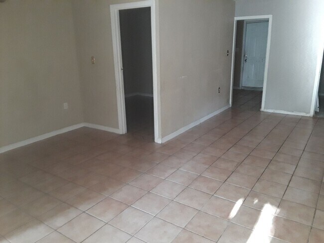 Foto del edificio - 3600 St John Ave