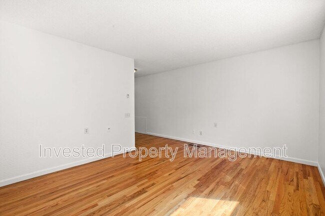 Building Photo - 598 S Eaton St