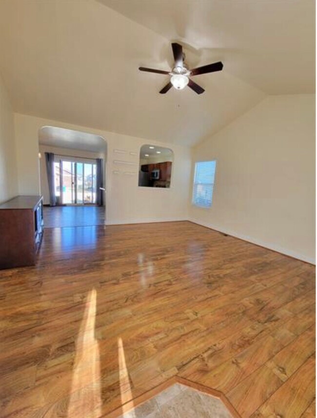 Foto del edificio - 4322 Pennyroyal Ln
