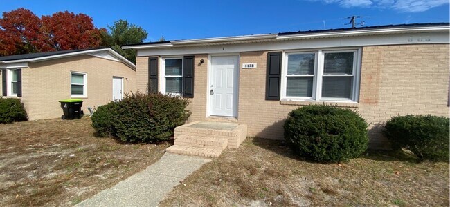 Building Photo - 117 Calvin St