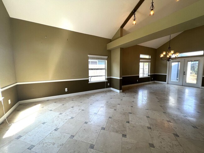 Foto del edificio - Spacious 4bd/3ba Galt House!