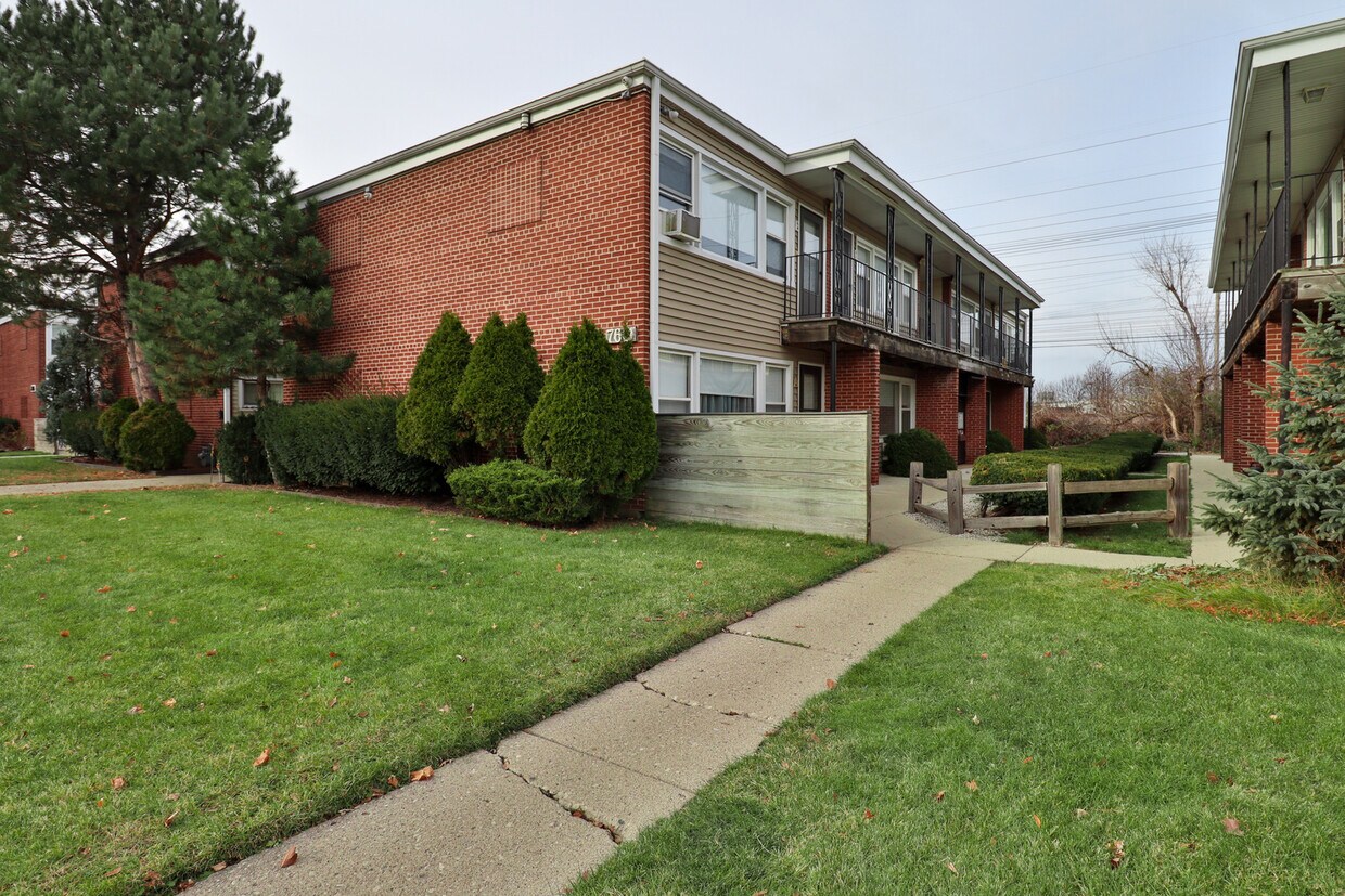 Primary Photo - 760 E 5th Ct