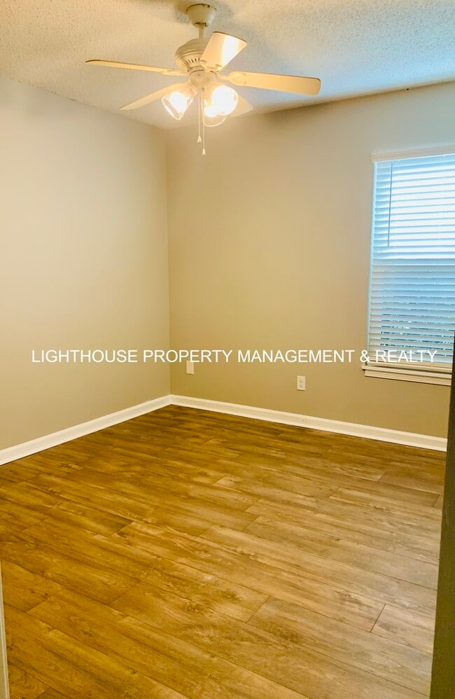 Foto del edificio - 2 Bed/2 Bath Single Story Townhome with At...