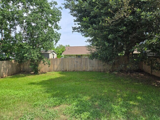 Building Photo - 6562 Tampa Dr