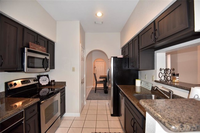 Building Photo - 2352 Bering Dr