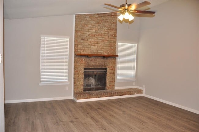 Foto del edificio - 11802 Argonne Forest Trail