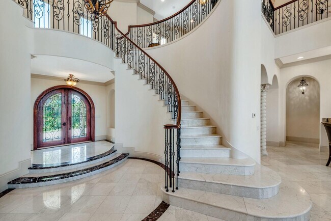 Foto del edificio - 30 Bella Vista Ave