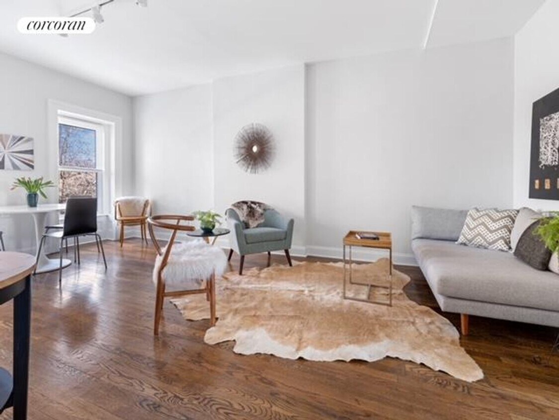 Foto principal - 302 Lafayette Ave