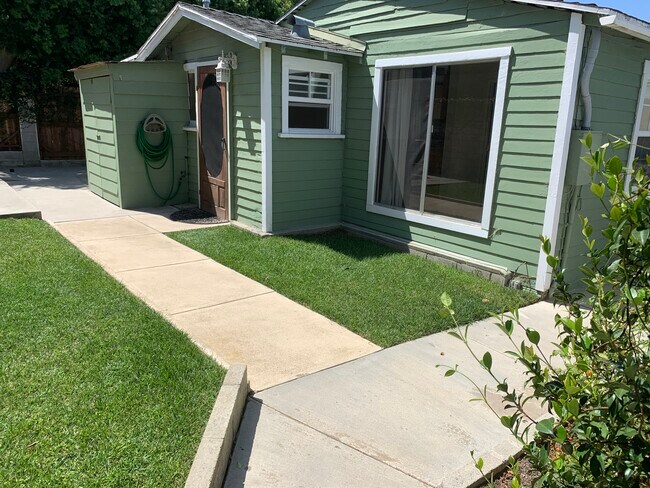 Cozy cottage - 517 1/2 N Irena Ave