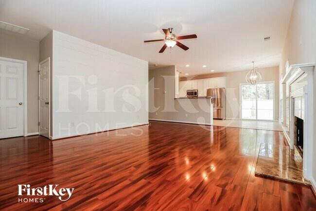 Foto del edificio - 220 Island Green Rd