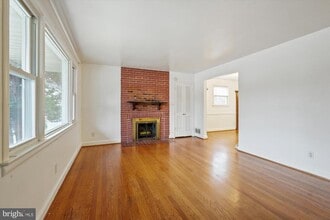 Building Photo - 10502 Glenhaven Dr