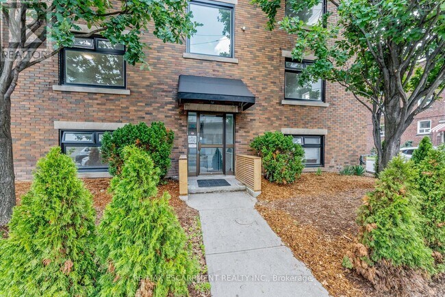 Building Photo - 127 Victoria Ave S