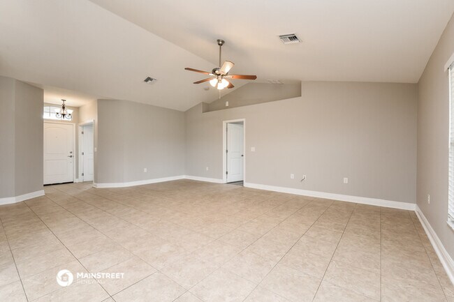 Building Photo - 4316 NE 9th Ct