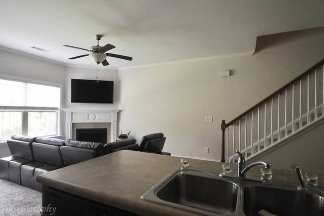 Foto del edificio - Ready Set Move In!!!