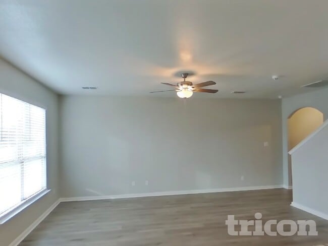 Building Photo - 1335 Coltview Pl