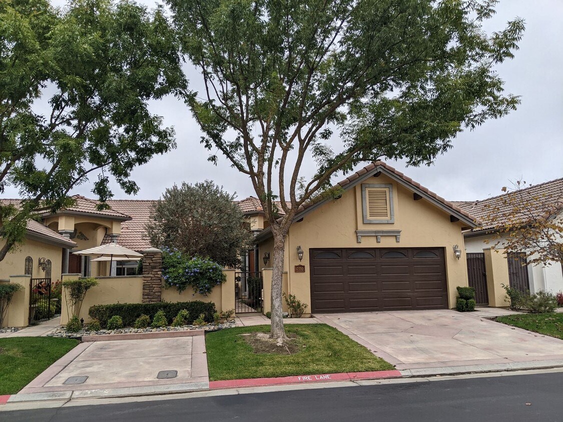 Foto principal - Luxurious and modern 2 bedroom home in the...