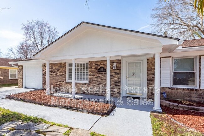 Building Photo - 176 Foxborough Rd