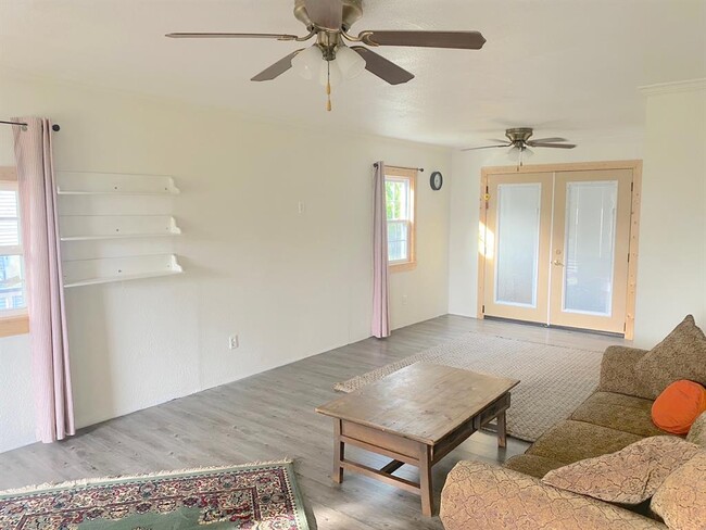Foto del edificio - 803 N Hackberry St