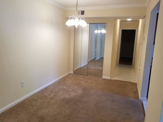 Foto del edificio - 1014 Barclay Square