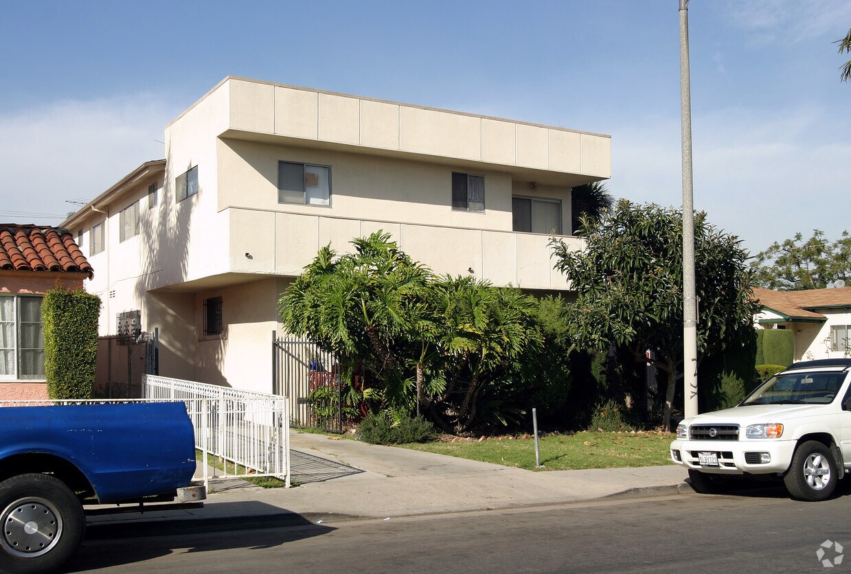 Building Photo - 1935 S Holt Ave