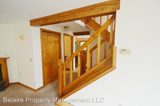 Building Photo - 10 W Meadow Estates Dr