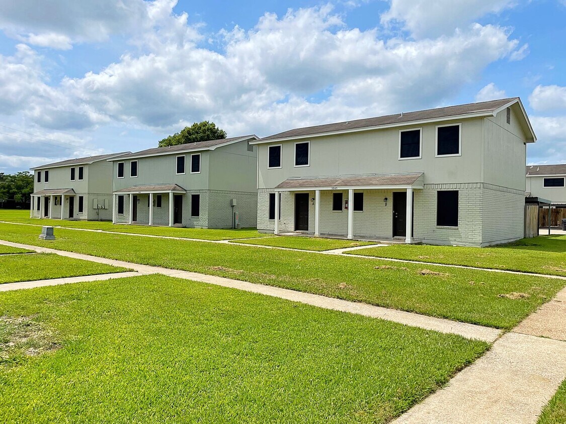 Primary Photo - 5919B Bedford, Beaumont, TX 77708