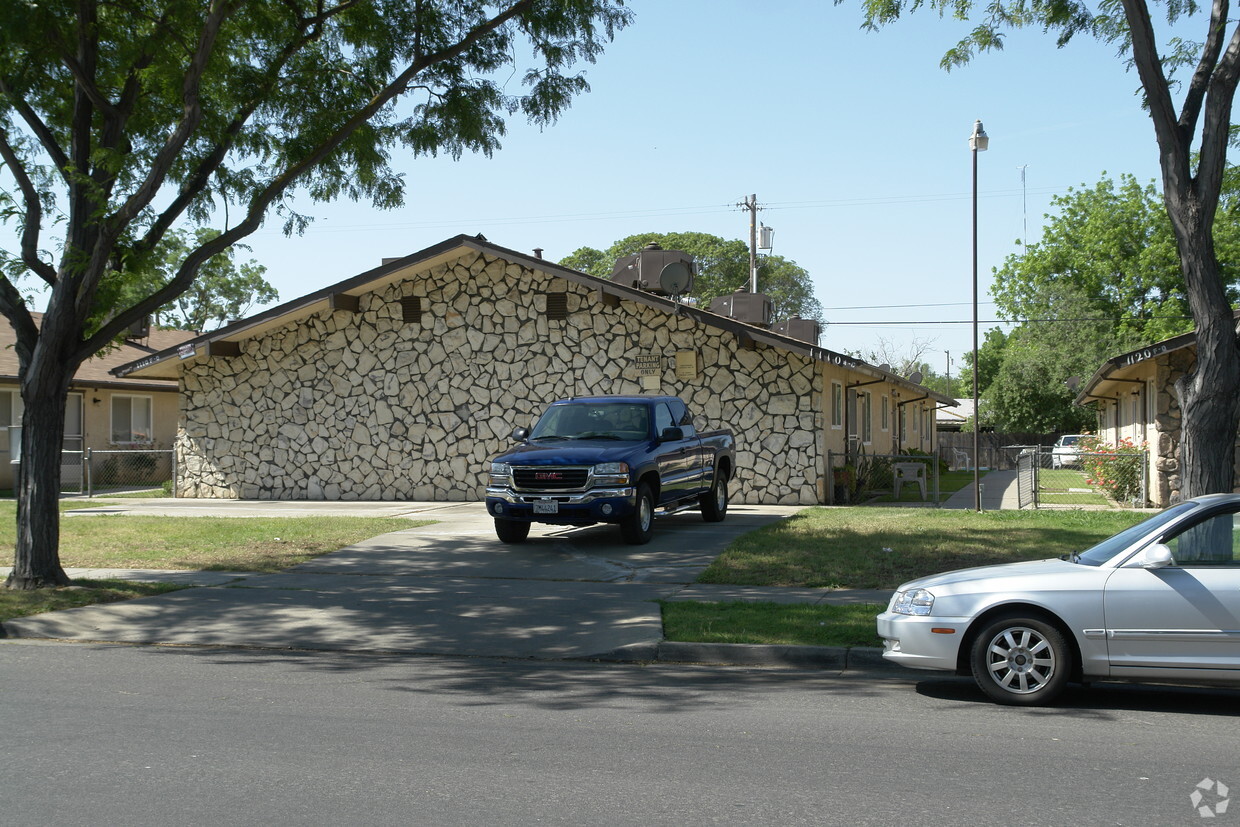 Building Photo - 1100-1110 W 12th St