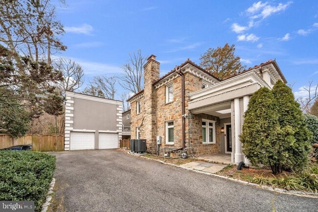 Foto del edificio - 5306 Bradley Blvd