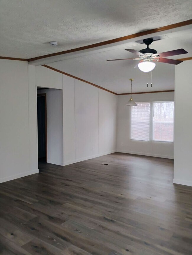 Foto del edificio - Gorgeous 3 Bedroom 2 Bath Home in Convenient Dawsonville Location! Move In Ready!!!!