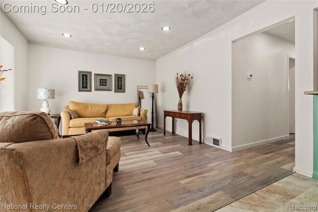 Building Photo - 29942 Avondale St