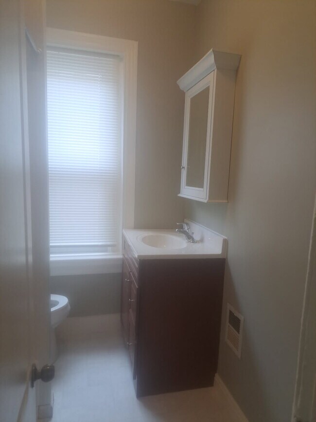 Foto del edificio - 2140 N Van Pelt St
