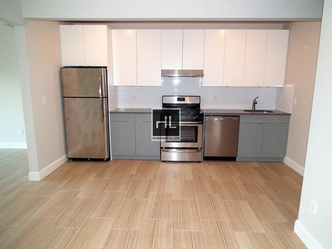 Foto del edificio - ROCKAWAY AVENUE