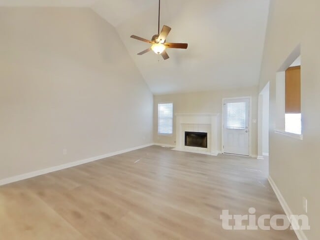 Building Photo - 3350 Slate Dr